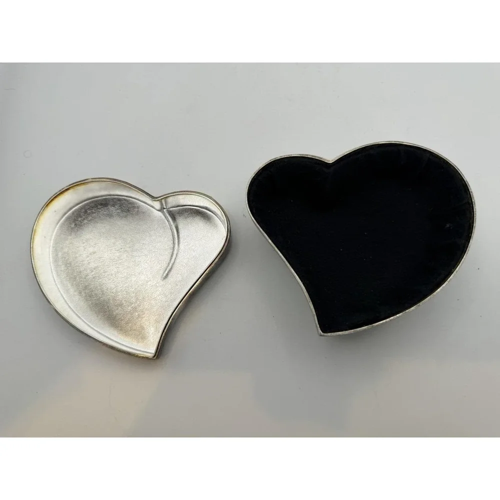 Vintage Heart Trinket Box Silver Tone Metal‎ Jewelry Keepsake Patina